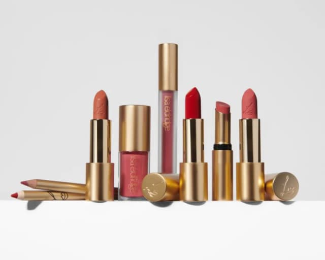 Gdzie kupić szminkę Lisa Eldridge? Sprawdź najlepsze sklepy online Gdzie kupić szminkę Lisa Eldridge? Sprawdź najlepsze sklepy online
